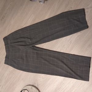 Uniqlo women’s wide leg checked grey pants